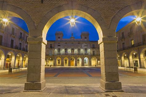 Plaza del Mercado Chico from Ávila, Spain –。